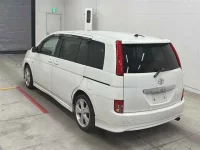 Toyota ISIS лот № 90161 оценка 3.5  с аукциона в Японии 1