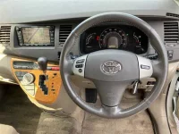 Toyota ISIS лот № 90161 оценка 3.5  с аукциона в Японии 2