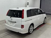 Toyota ISIS лот № 90161 оценка 3.5  с аукциона в Японии 4