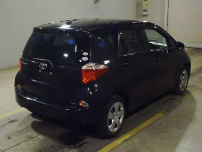 Toyota RACTIS  с аукциона в Японии