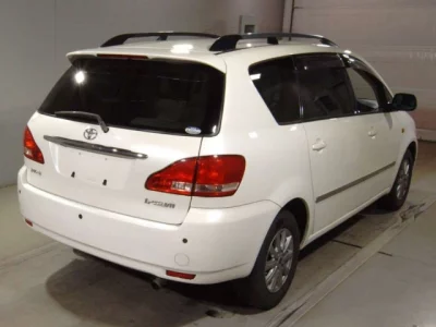 Toyota IPSUM  с аукциона в Японии