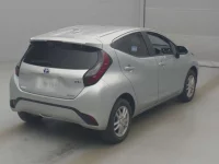 Toyota AQUA лот № 70009 оценка 4  с аукциона в Японии 1