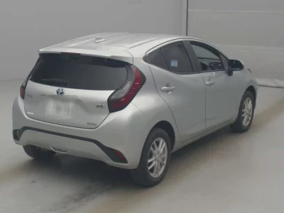 Toyota AQUA  с аукциона в Японии