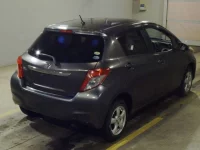 Toyota VITZ лот № 7123 оценка R  с аукциона в Японии 1