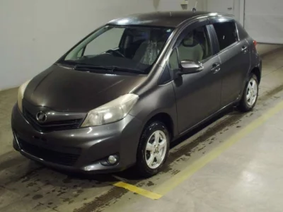 Toyota VITZ  с аукциона в Японии