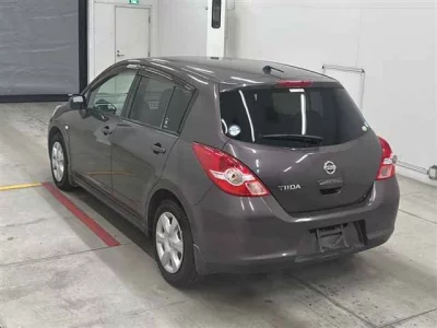 Nissan TIIDA  с аукциона в Японии