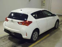 Toyota AURIS лот № 7125 оценка RA  с аукциона в Японии 1