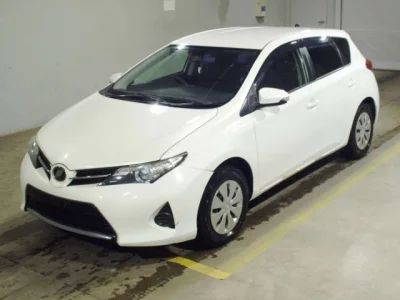 Toyota AURIS  с аукциона в Японии