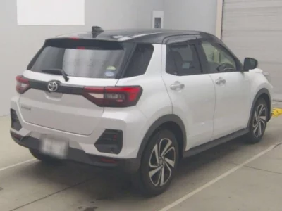 Toyota RAIZE  с аукциона в Японии