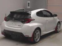 Toyota YARIS лот № 82043 оценка 4  с аукциона в Японии 1