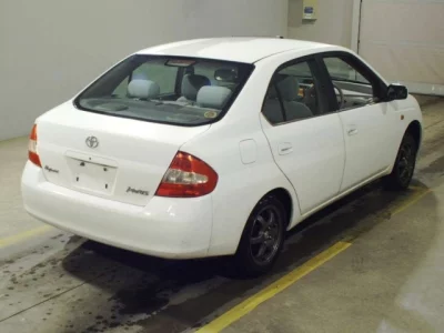 Toyota PRIUS  с аукциона в Японии