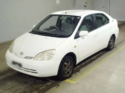 Toyota PRIUS  с аукциона в Японии