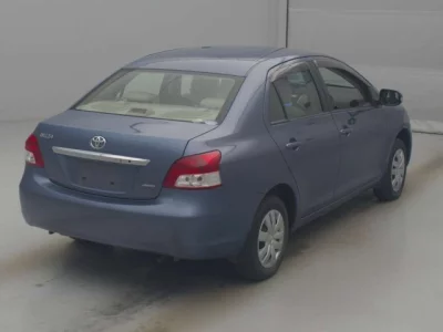 Toyota BELTA  с аукциона в Японии