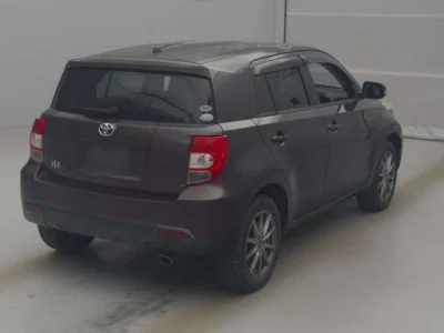 Toyota IST  с аукциона в Японии