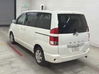 Toyota NOAH лот № 90201 оценка 3.5  с аукциона в Японии 1