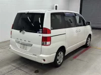 Toyota NOAH лот № 90201 оценка 3.5  с аукциона в Японии 4