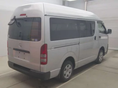 Toyota HIACE VAN  с аукциона в Японии