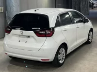 Honda FIT лот № 7095 оценка 4.5  с аукциона в Японии 4