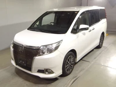 Toyota ESQUIRE  с аукциона в Японии
