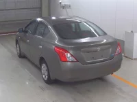 Nissan LATIO лот № 4036 оценка 3  с аукциона в Японии 1