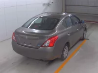 Nissan LATIO лот № 4036 оценка 3  с аукциона в Японии 3