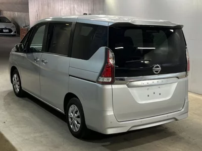 Nissan SERENA  с аукциона в Японии