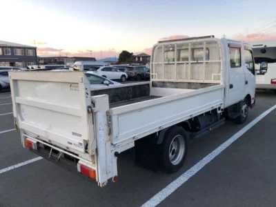 Toyota DYNA  с аукциона в Японии