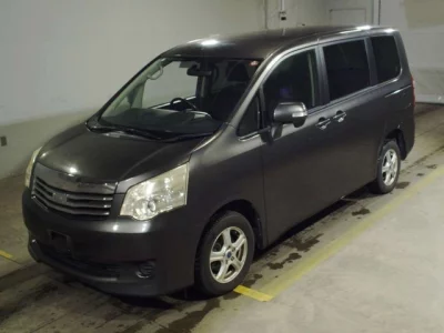 Toyota NOAH  с аукциона в Японии
