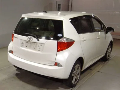 Toyota RACTIS  с аукциона в Японии