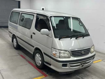 Toyota HIACE  с аукциона в Японии