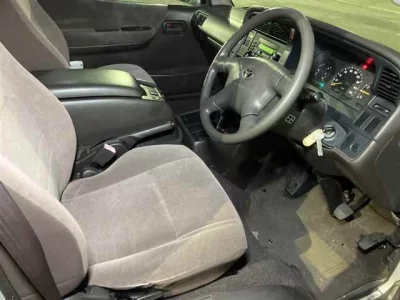 Toyota HIACE  с аукциона в Японии