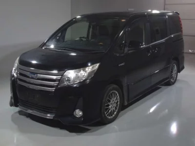 Toyota NOAH  с аукциона в Японии