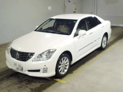 Toyota CROWN  с аукциона в Японии