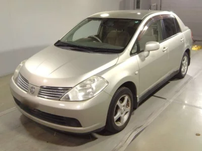 Nissan TIIDA LATIO  с аукциона в Японии