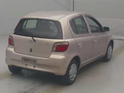 Toyota VITZ  с аукциона в Японии