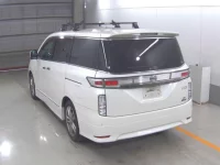 Nissan ELGRAND лот № 4065 оценка 3.5  с аукциона в Японии 1