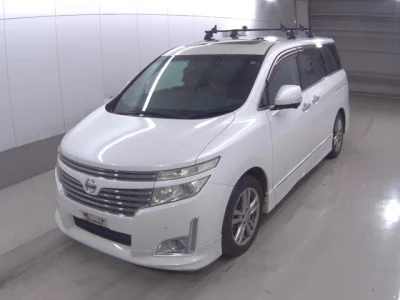 Nissan ELGRAND  с аукциона в Японии