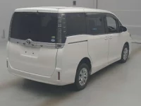 Toyota VOXY лот № 70081 оценка RA  с аукциона в Японии 1