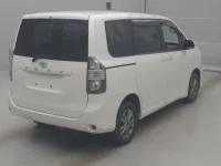 Toyota VOXY лот № 70084 оценка RA  с аукциона в Японии 1