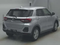 Toyota RAIZE лот № 72092 оценка 3.5  с аукциона в Японии 1