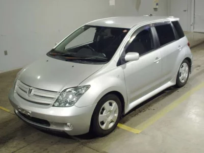 Toyota IST  с аукциона в Японии