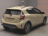 Toyota AQUA лот № 80556 оценка R  с аукциона в Японии 1