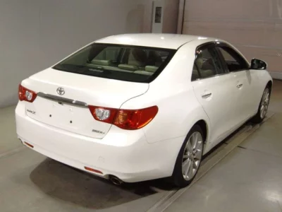 Toyota MARK X  с аукциона в Японии