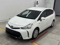 Toyota PRIUS ALPHA лот № 30010 оценка 3.5  с аукциона в Японии 3