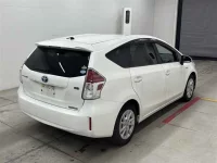 Toyota PRIUS ALPHA лот № 30010 оценка 3.5  с аукциона в Японии 4