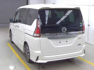Nissan SERENA  с аукциона в Японии