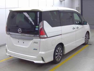 Nissan SERENA  с аукциона в Японии