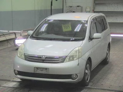 Toyota ISIS  с аукциона в Японии