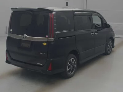 Toyota NOAH  с аукциона в Японии