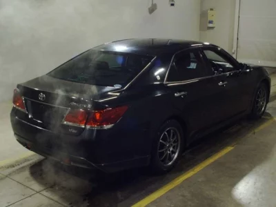 Toyota CROWN  с аукциона в Японии